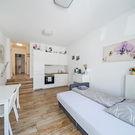 Modernes Appartement Nahe U-Bahn Und Schoenbrunn Wien Exterior foto